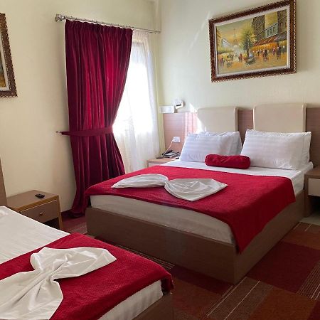 Hotel Relax City Center Tirana Esterno foto