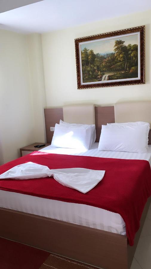 Hotel Relax City Center Tirana Esterno foto