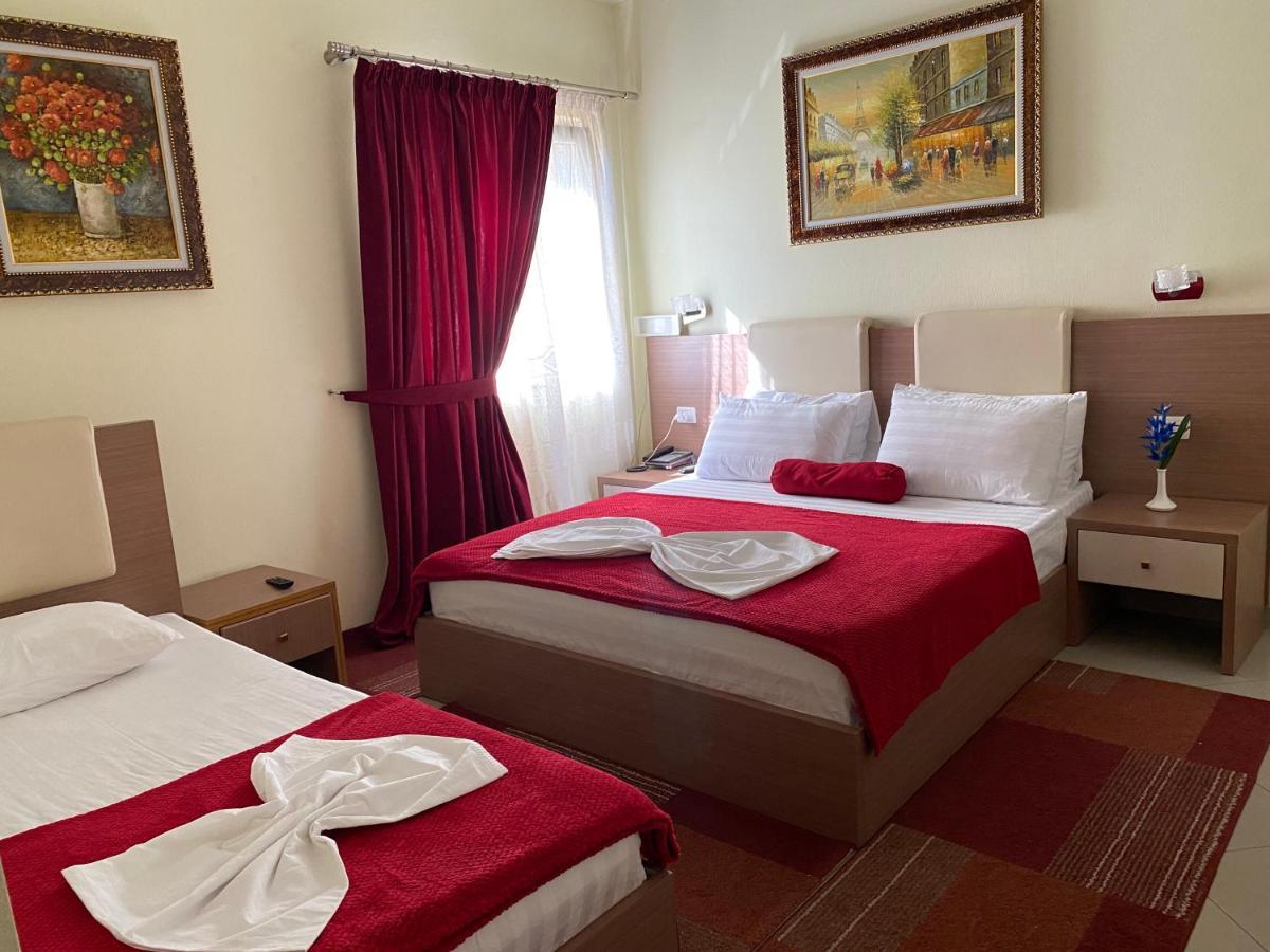 Hotel Relax City Center Tirana Esterno foto