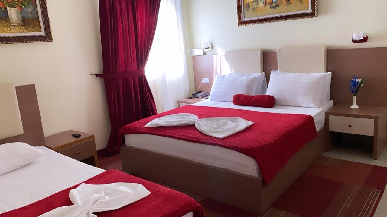 Hotel Relax City Center Tirana Esterno foto