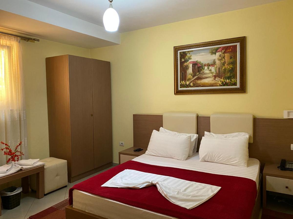Hotel Relax City Center Tirana Esterno foto