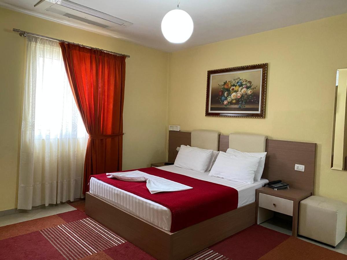 Hotel Relax City Center Tirana Esterno foto