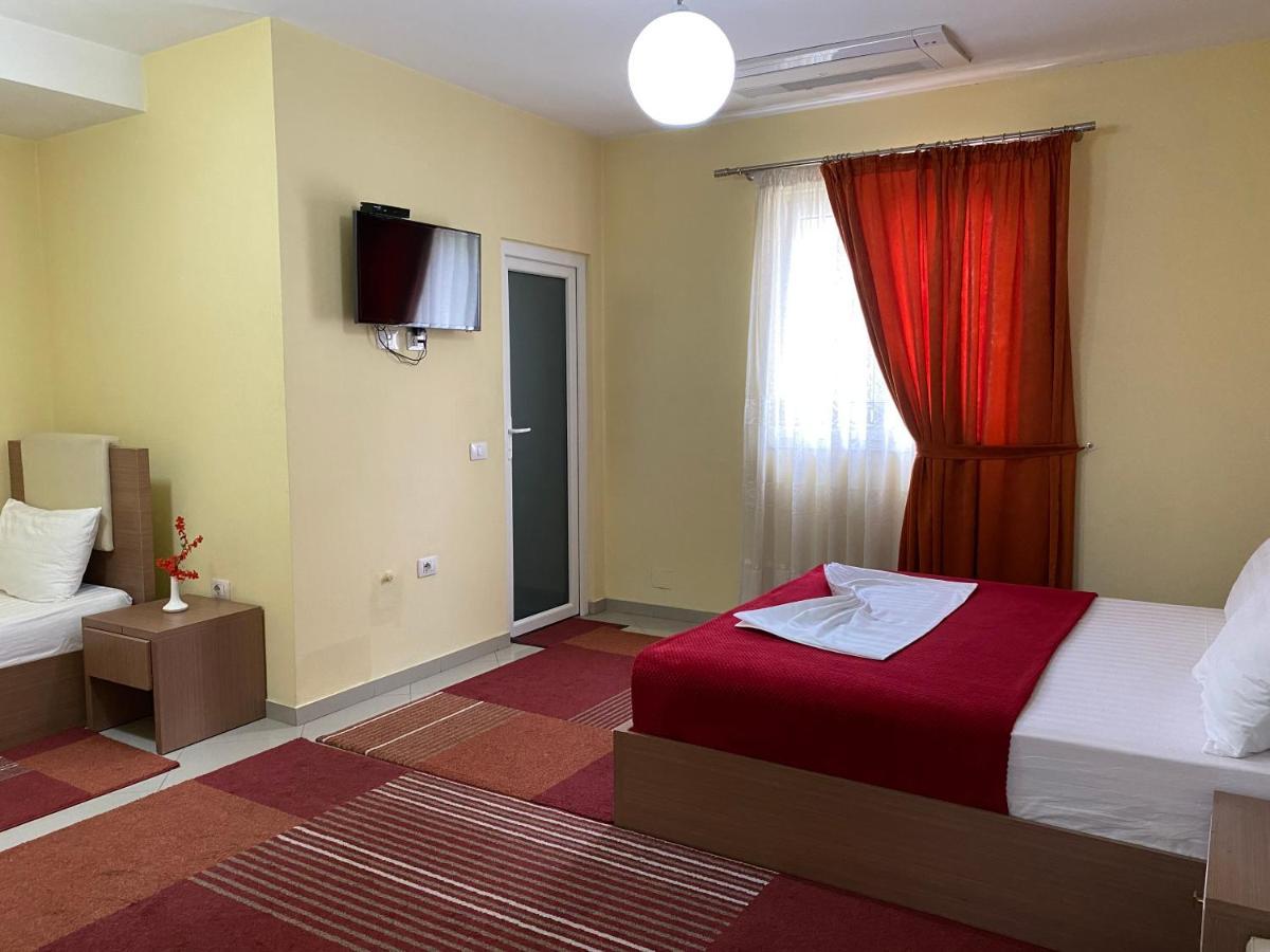 Hotel Relax City Center Tirana Esterno foto