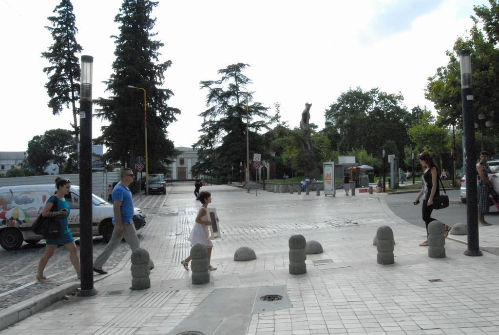 Hotel Relax City Center Tirana Esterno foto