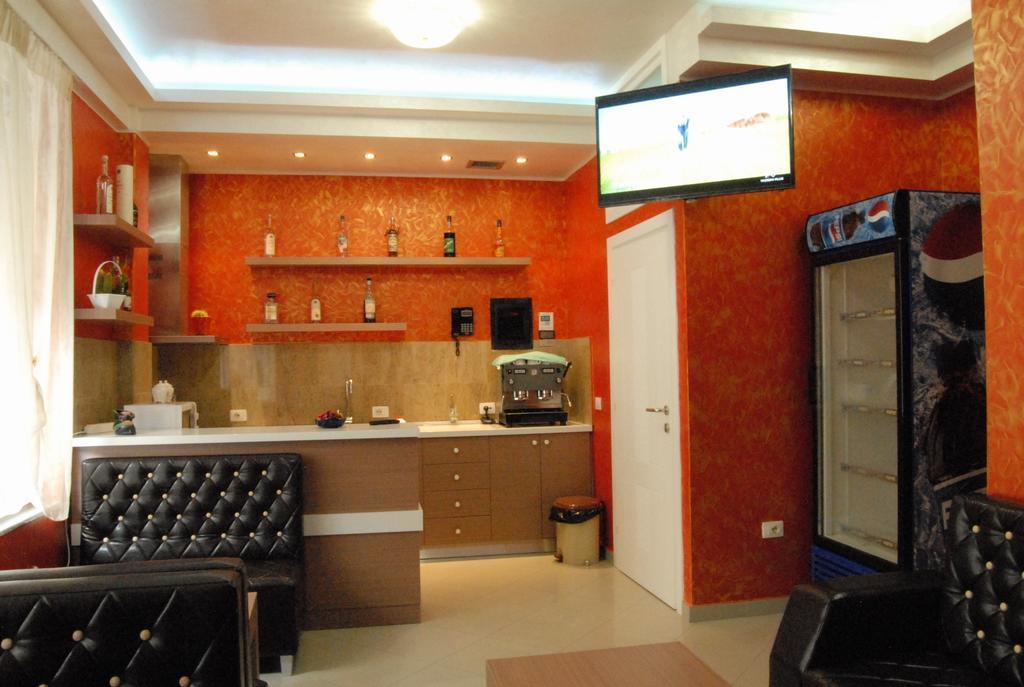 Hotel Relax City Center Tirana Esterno foto